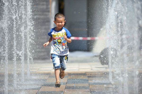 Heat wave strikes China