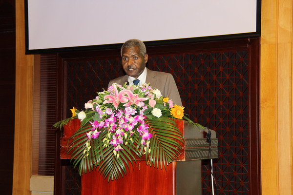 African ambassadors give lectures in Liaoning