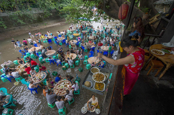 That's what you call river dining