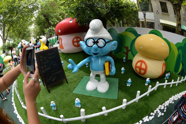 Smurf dolls from Belgium displayed in C China