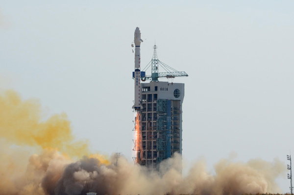 China launches experimental satellite