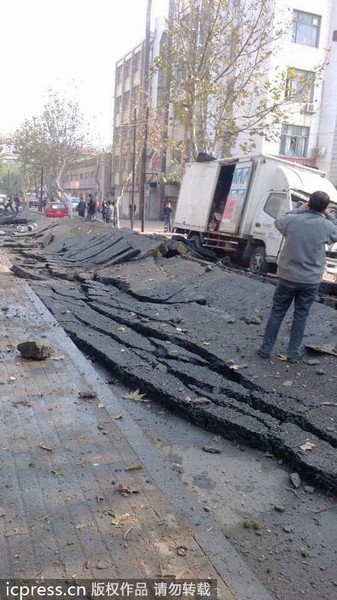 Oil pipeline blast leaves 35 dead in E China