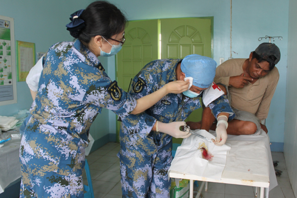 Peace Ark leaves Leyte after disaster relief