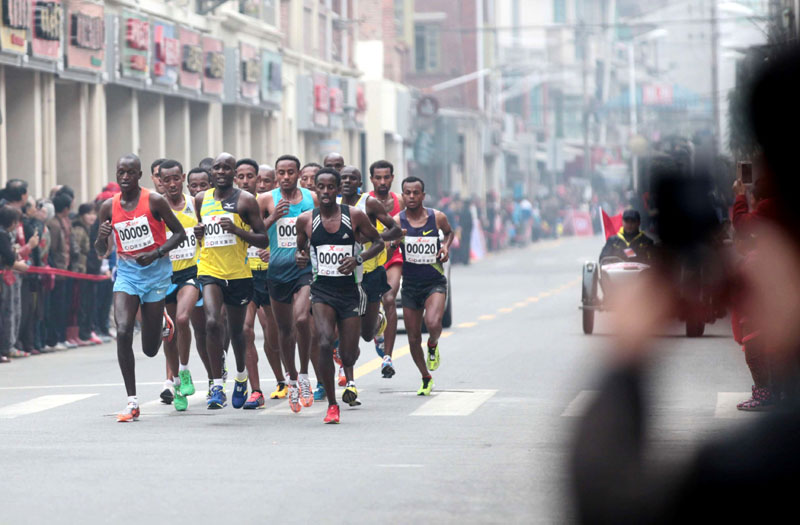 Xiamen Int'l Marathon kicks off