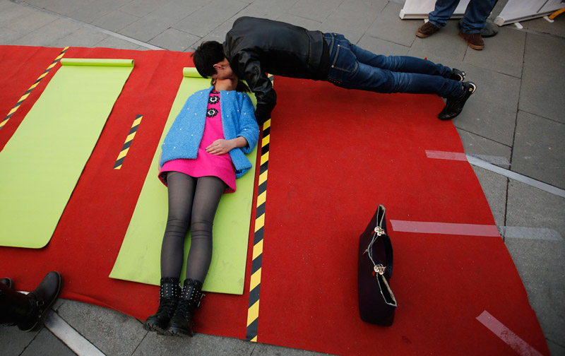 Kissing contest celebrates Valentine's Day in Beijing