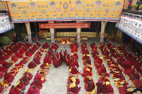 10 monks pass highest Tibetan Buddhism exam