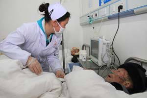 Rescue continues as SW China quake injures 32