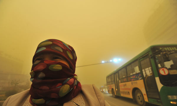 Sandstorm hits Northwest China