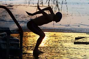 Swimmers take an icy dip in NE China