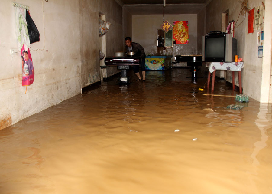 More heavy rain brings chaos to SW China