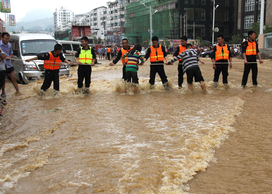 More heavy rain brings chaos to SW China