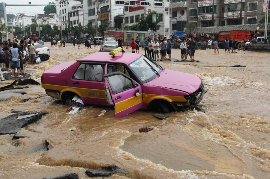 More heavy rain brings chaos to SW China