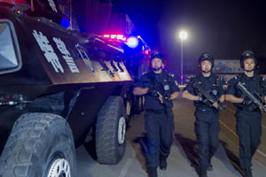 Guizhou SWAT stunts in anti-terrorist drill