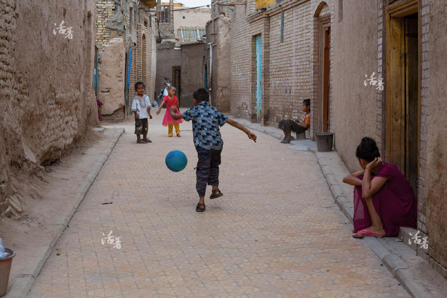 Passion for football scores for generations in Atushen