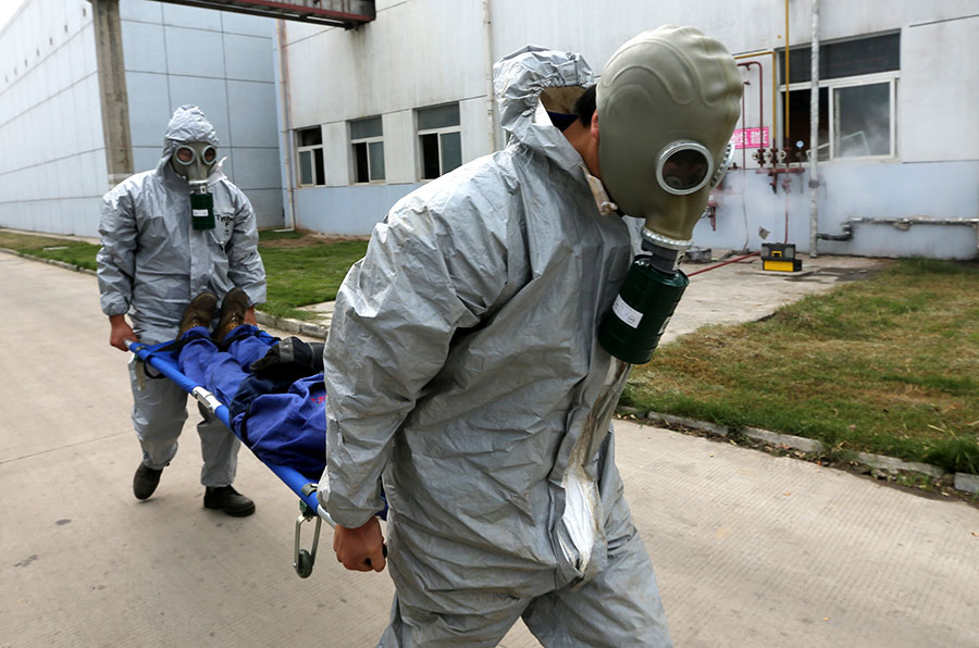 Firefighters conduct chemical leak drill in Anhui