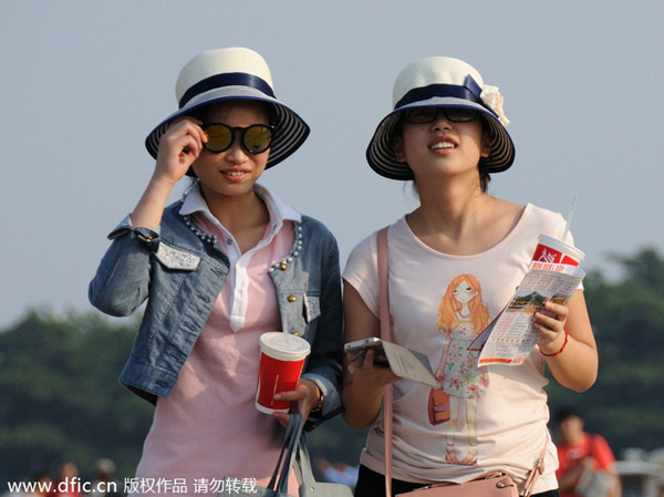 Summer heat hits Beijing