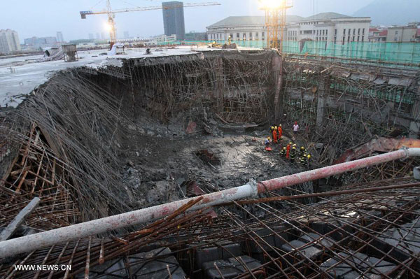 Rescuers save 3 trapped in collapsed building