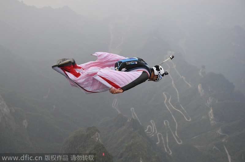 Wingsuit flyers conduct trial flight before sky race