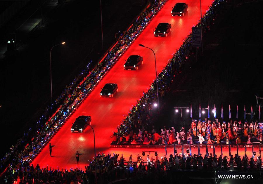 Magnificent fireworks showed at APEC grand banquet