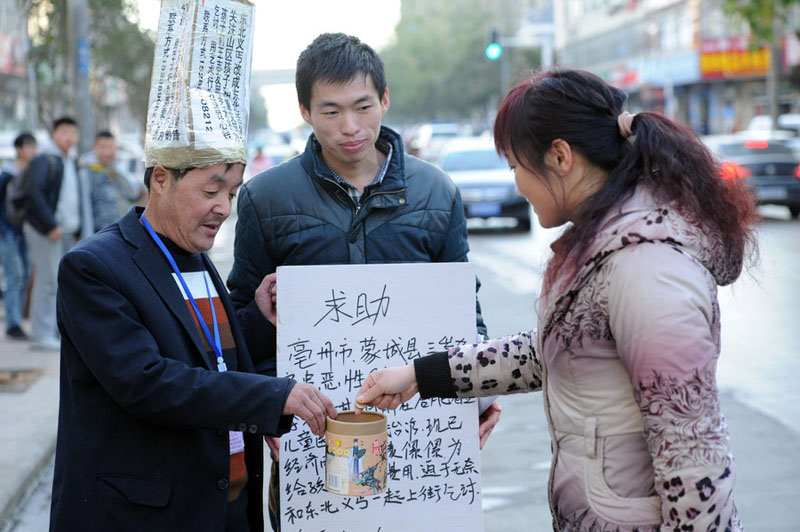 'Generous beggar’ helps child with cancer