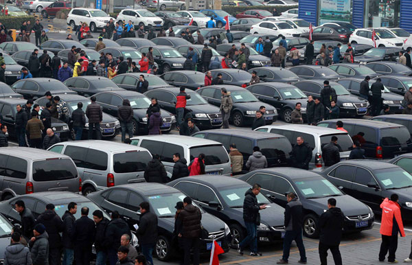 Public service vehicles auctioned for 20m yuan