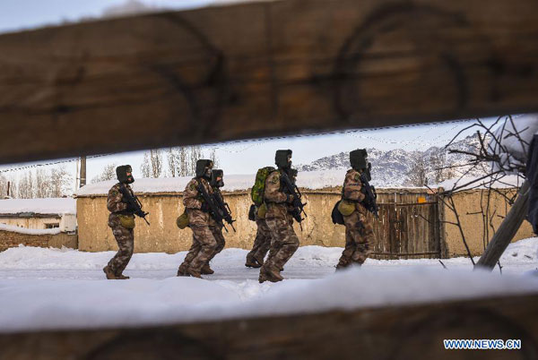 NW China's Altay Frontier Police Force holds cold weather training