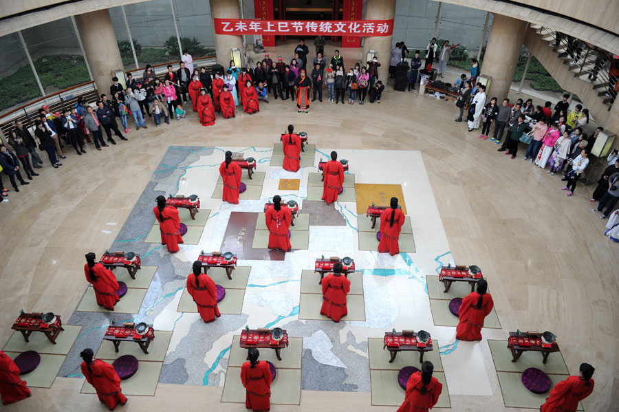 Girls celebrate adulthood in NW China