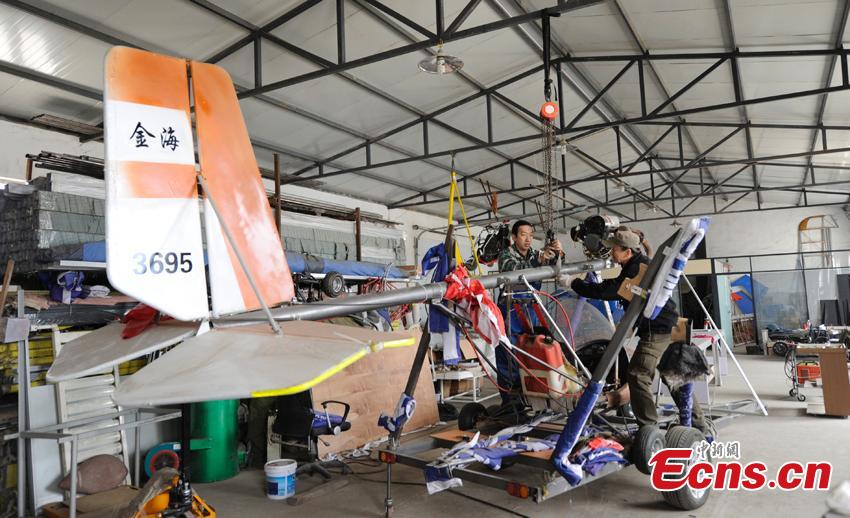 Man successfully flies homemade plane