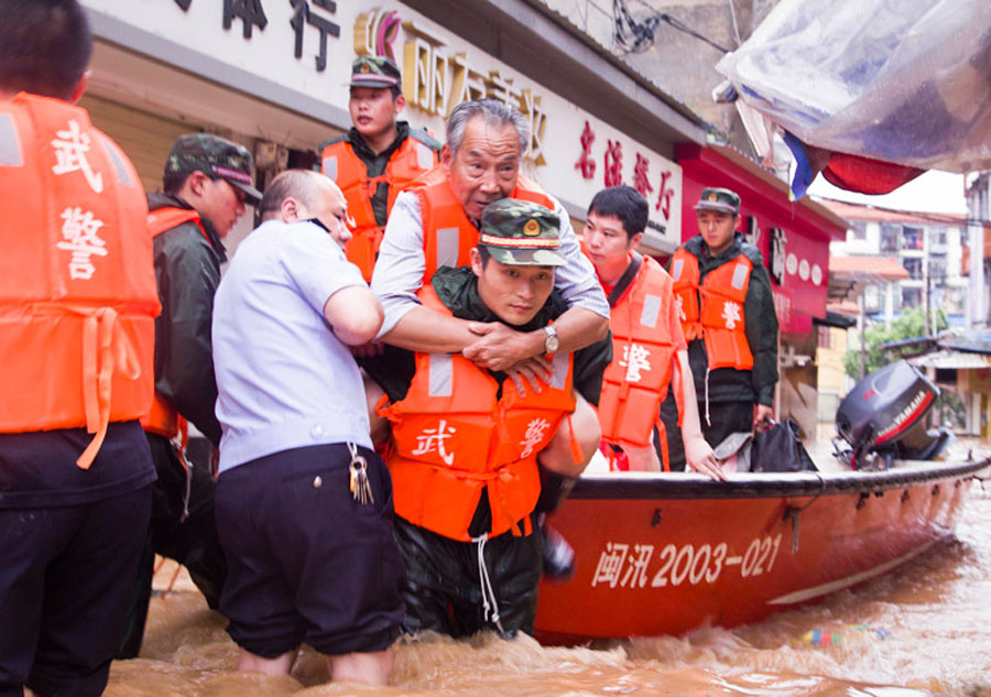 Heavy rain hits southwestern China