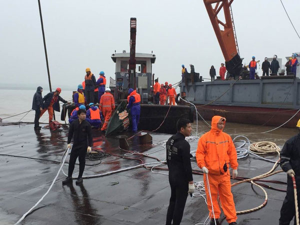 Search-and-rescue operation enters third day