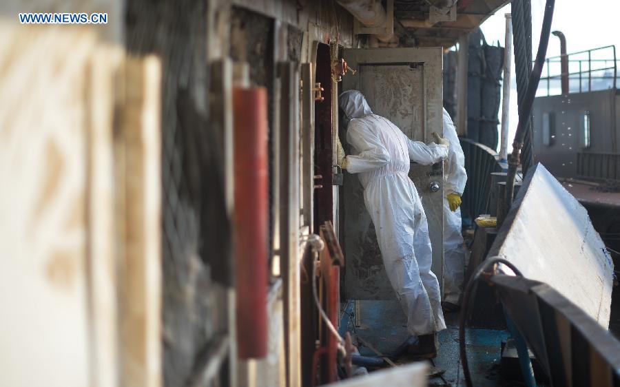 Last reminders: Belongings laid on ship