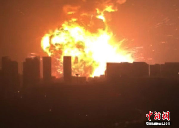 Explosions in China's Tianjin port area kill 17