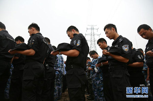 Ceremony held on seventh day of Tianjin blasts to mourn victims