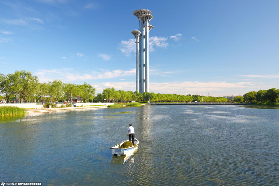 Clear blue sky reveals Beijing's beauty