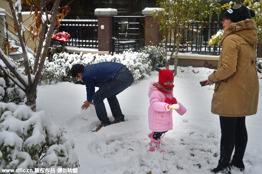 Snowstorms sweep across northern China