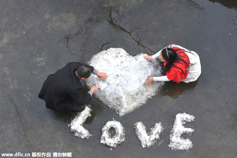 Couples around the world celebrate Valentine's Day