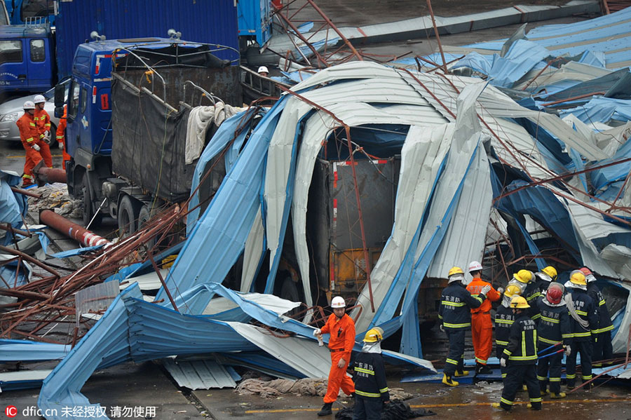 Storm sweeps across Southern China city, kills 2