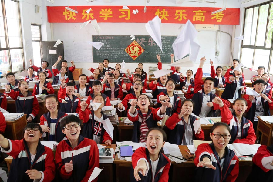 Balloons, paper planes and massages help students relax before college exam