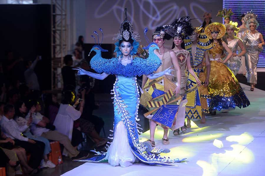 University students dazzle crowd with their own fashions