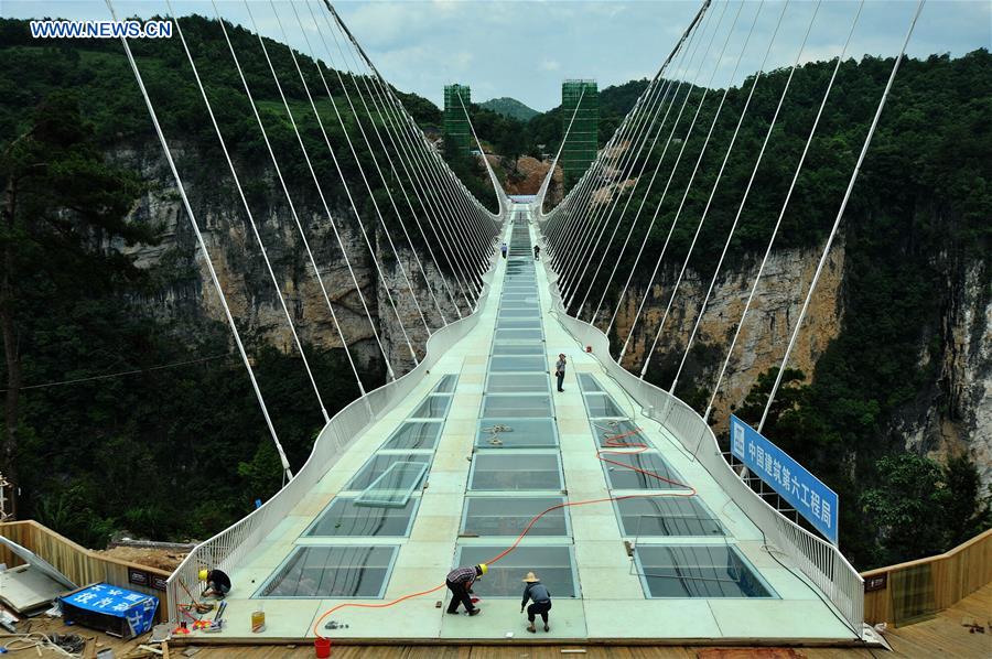 World's longest glass bridge to be put into use