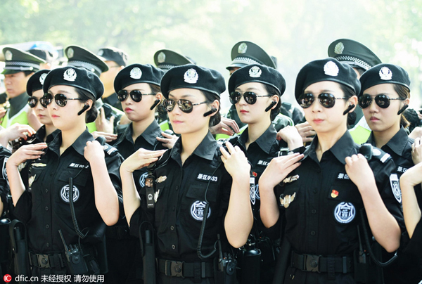 All-female patrol formed to help out Hangzhou tourists