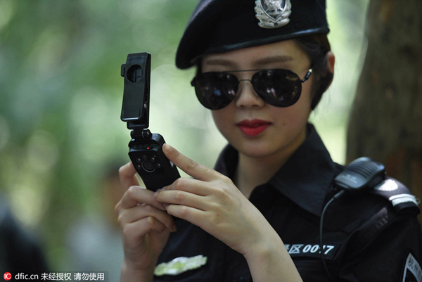 All-female patrol formed to help out Hangzhou tourists