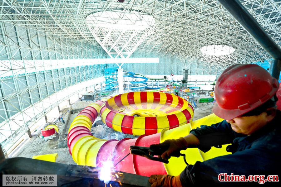 Largest water amusement park in NW China