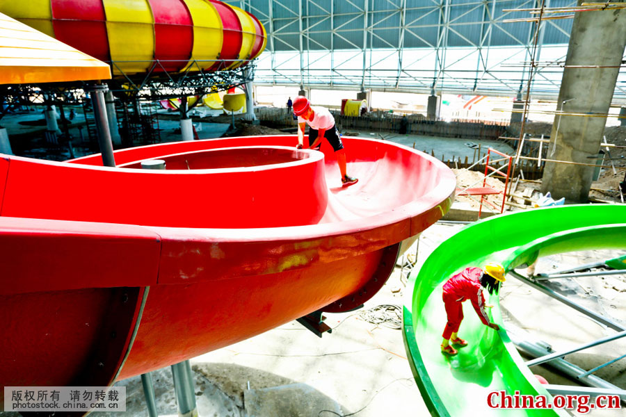 Largest water amusement park in NW China