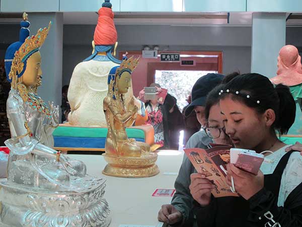 Tibetan sculpture exhibition opens in Lhasa