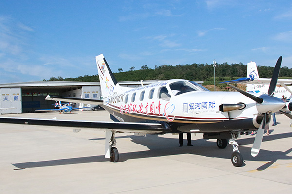 Pilot aims to complete China's first globe-circling flight