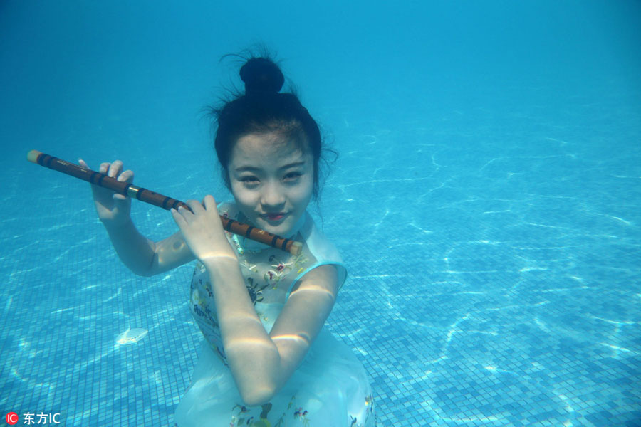 Underwater show cheers for Olympians