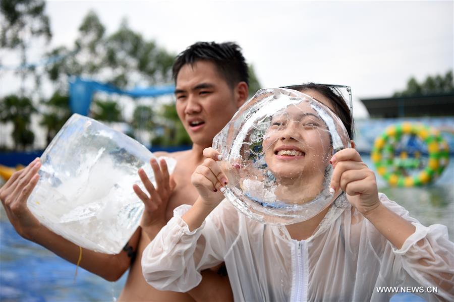 Chongqing issues red alert for high temperatures