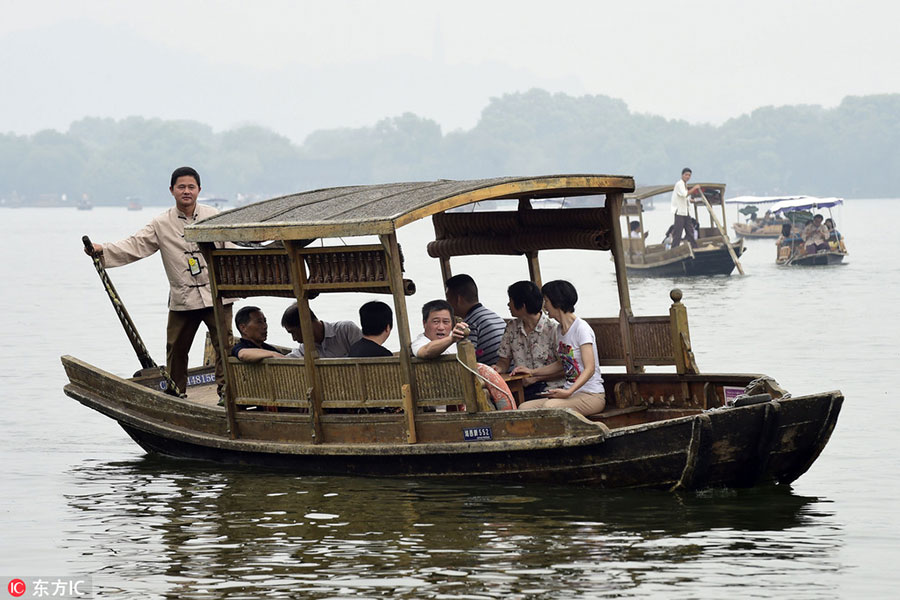 Sea of visitors at West Lake after G20