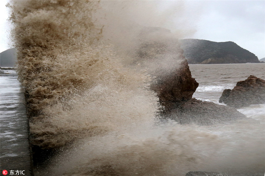 Typhoon Meranti causes extensive damage in East China